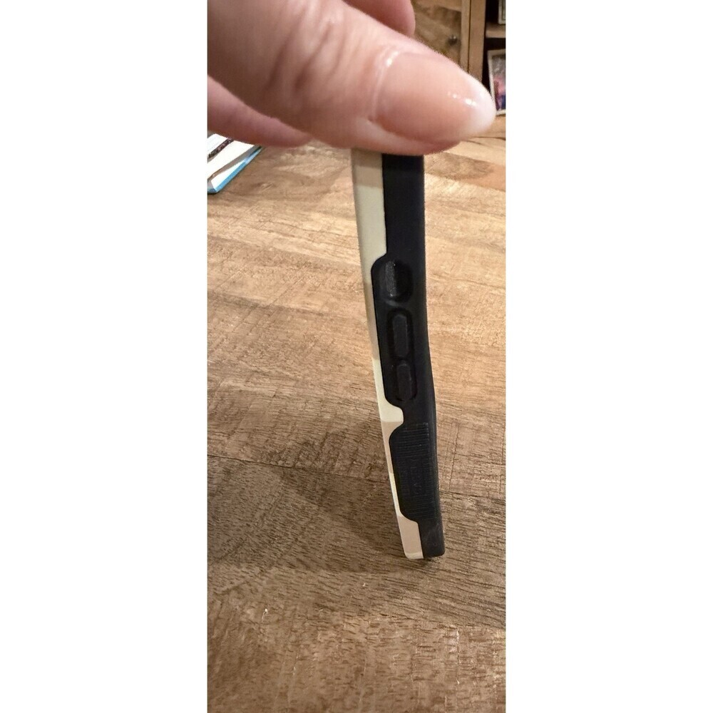 Casely Fit Check Checkerboard Nuetral Case iPhone 13 Magsafe - Picture 6 of 6